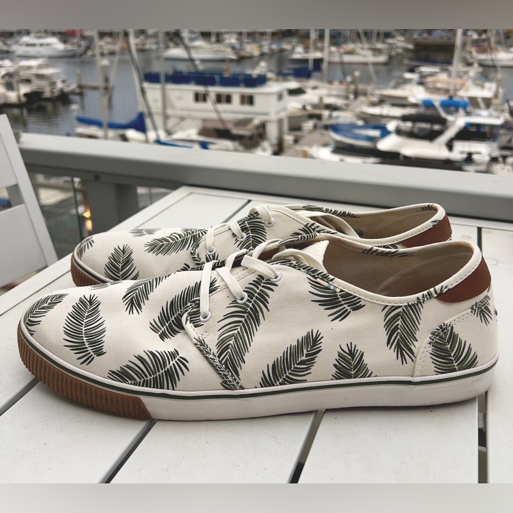 Toms Carlo Beige Canvas Lifestyle Shoe (Barely Worn)